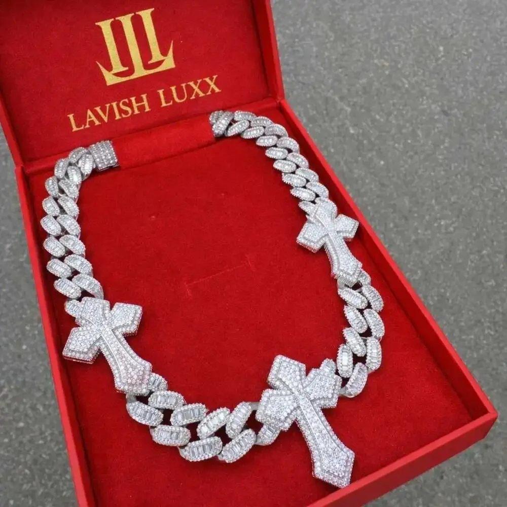 Silver Cross Necklace With Baguette B 83 A